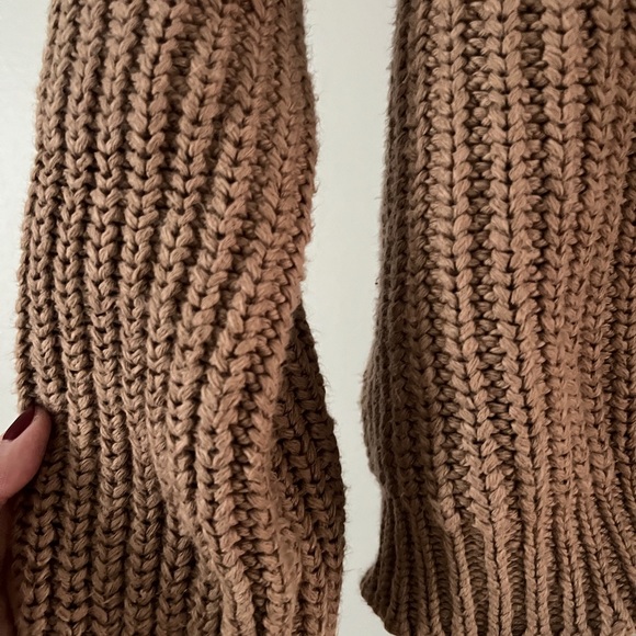 It Is Well L.A. Chunky Pullover Sweater in Camel - Picture 5 of 7